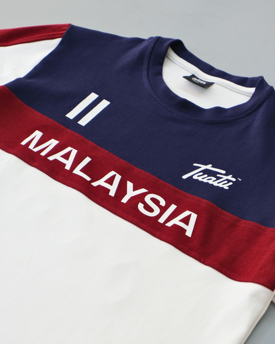 BAJU MALAYSIA Tee in Blue/Red